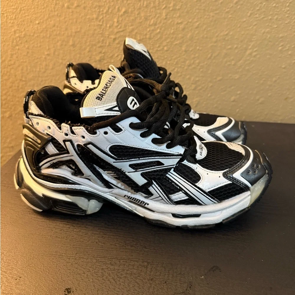 Louis Vuitton skates & balenciaga runners - Picture 4 of 9